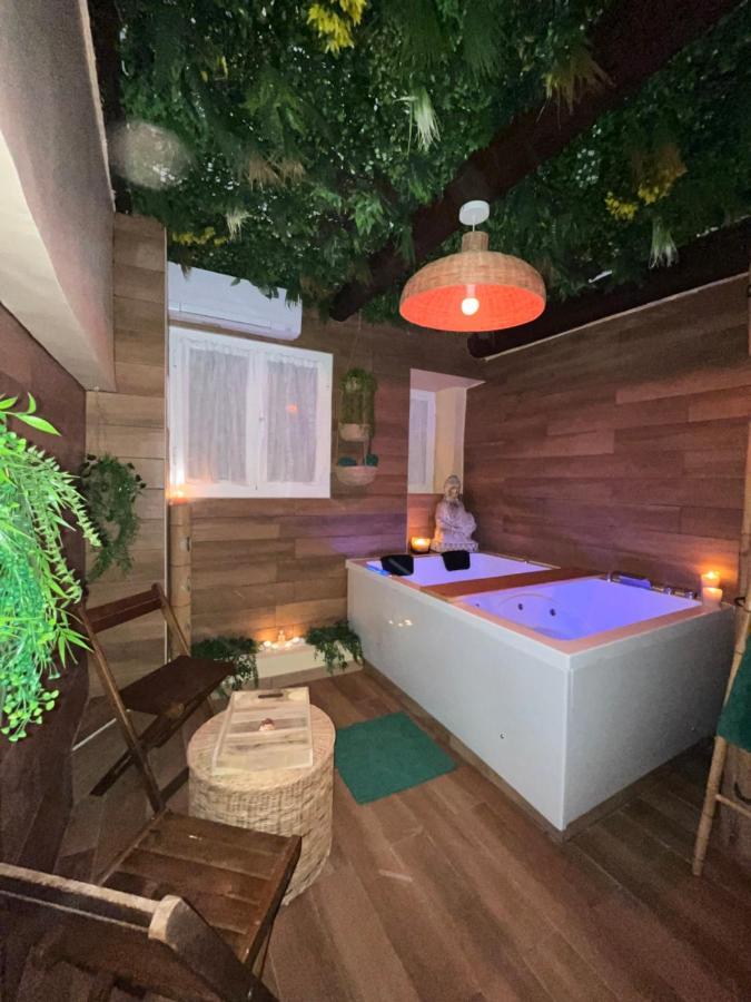 Apartament Le Balneo Jacuzzi Vieil Antibes Safranier Zewnętrze zdjęcie